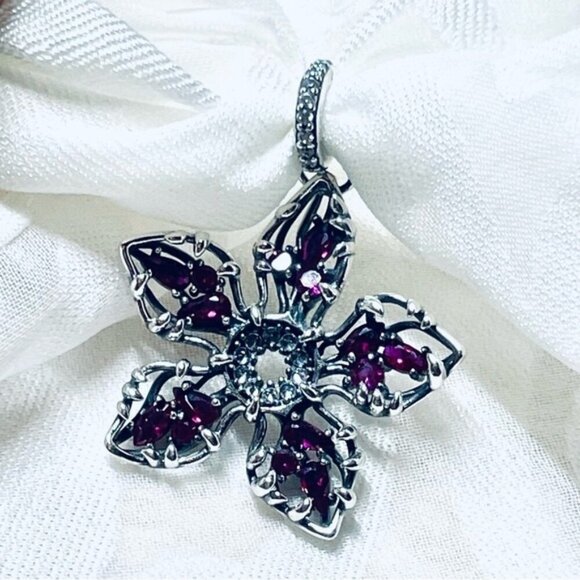 ⚡ NWOT 2 x Stranger Things Demogorgon Charms ✨ - Picture 12 of 14